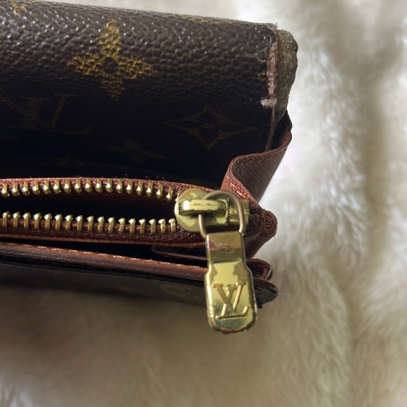 Authentic Louis Vuitton Sarah Wallet - pre-loved - Picture 16 of 16